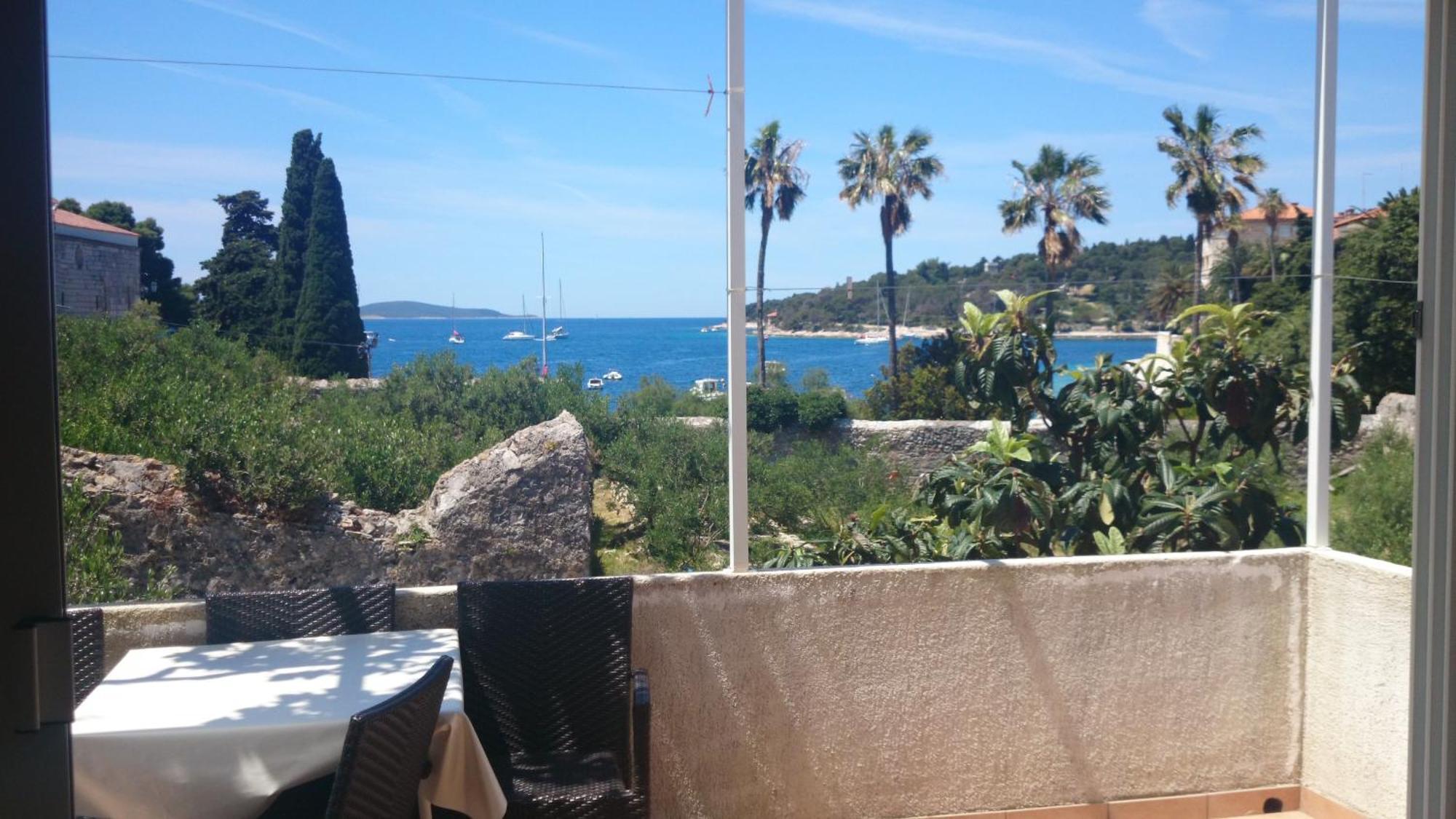 Grgo * Hvar Town